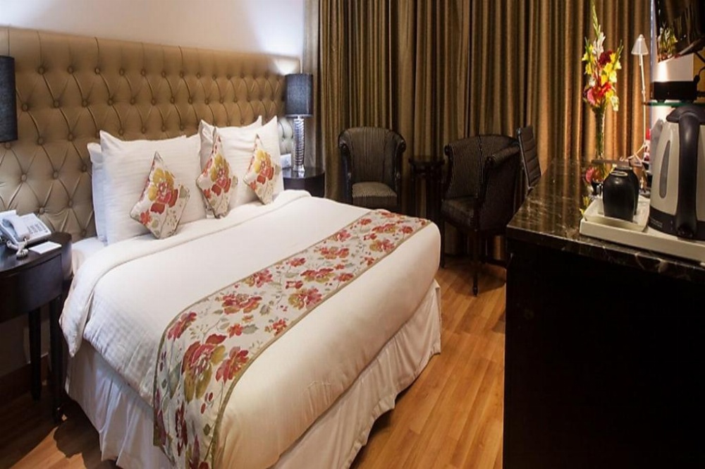 Room image 4
